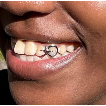 Window with Star Grillz