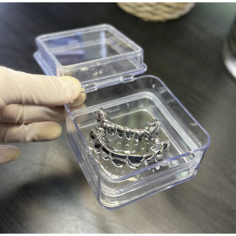 Solid Upper and Lower Set Grillz